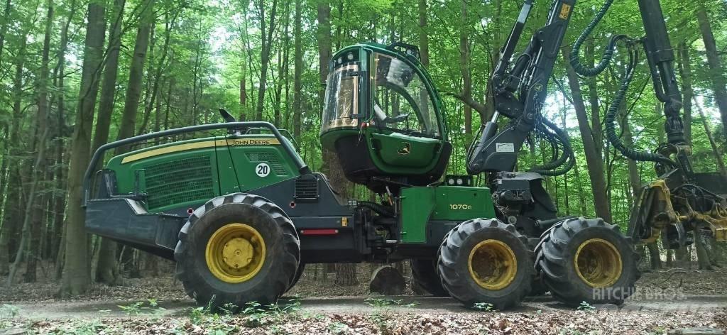 John Deere 1070G Combine forestiere