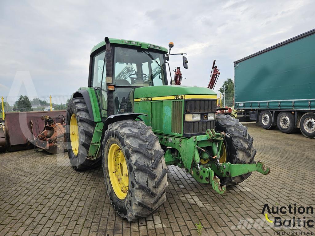 John Deere 6810 Tractoare