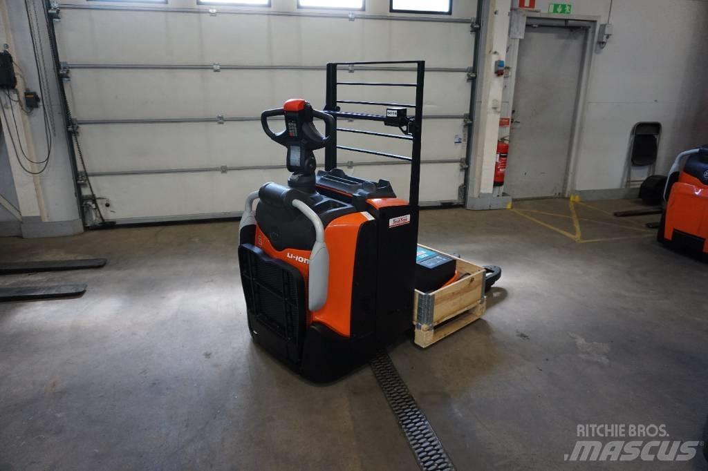 Toyota LPE220 Transpaleta manuala