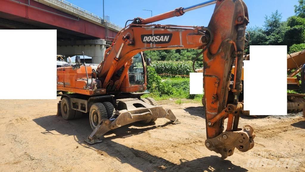 Doosan DX210WA Excavatoare cu roti