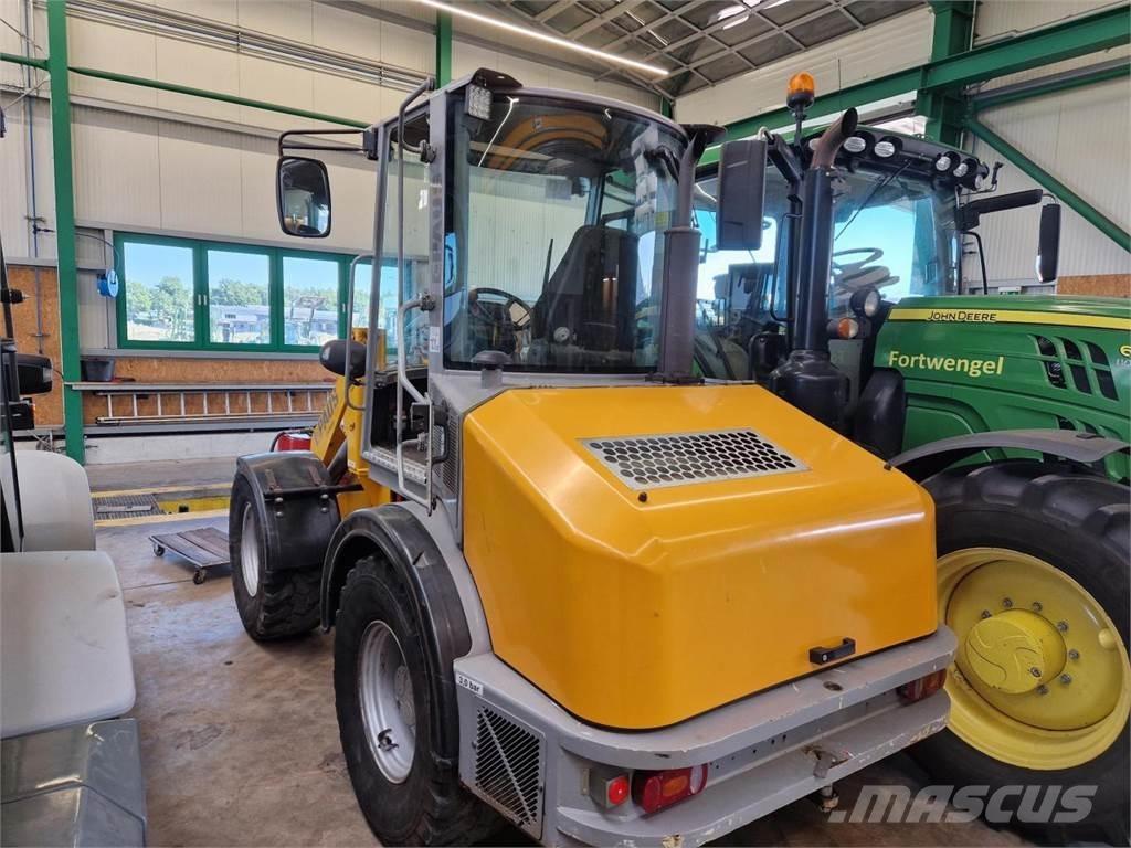 Paus RL 655 Incarcator pe pneuri