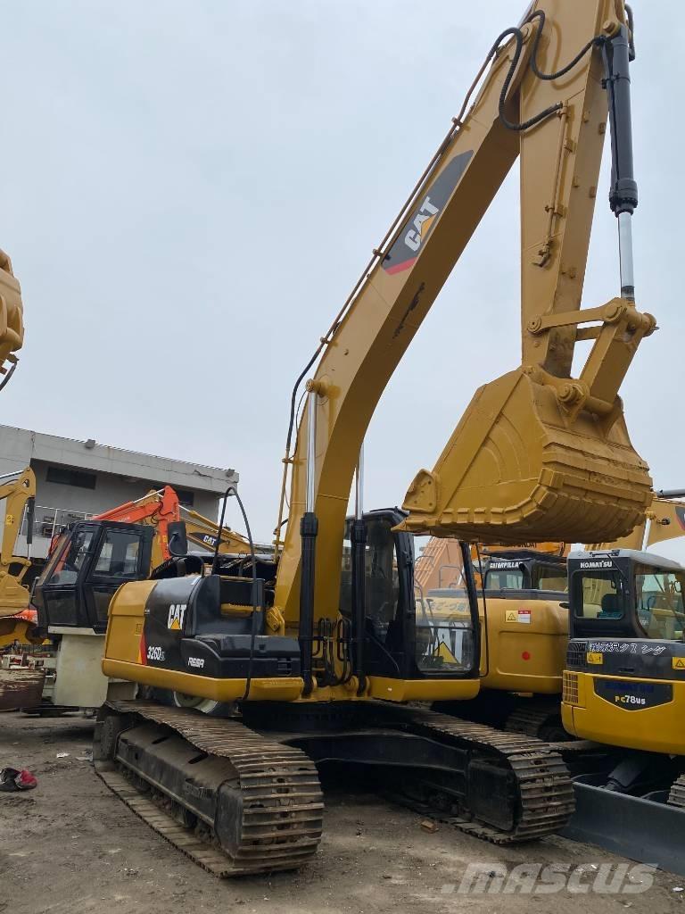 CAT 326 D Excavatoare pe șenile
