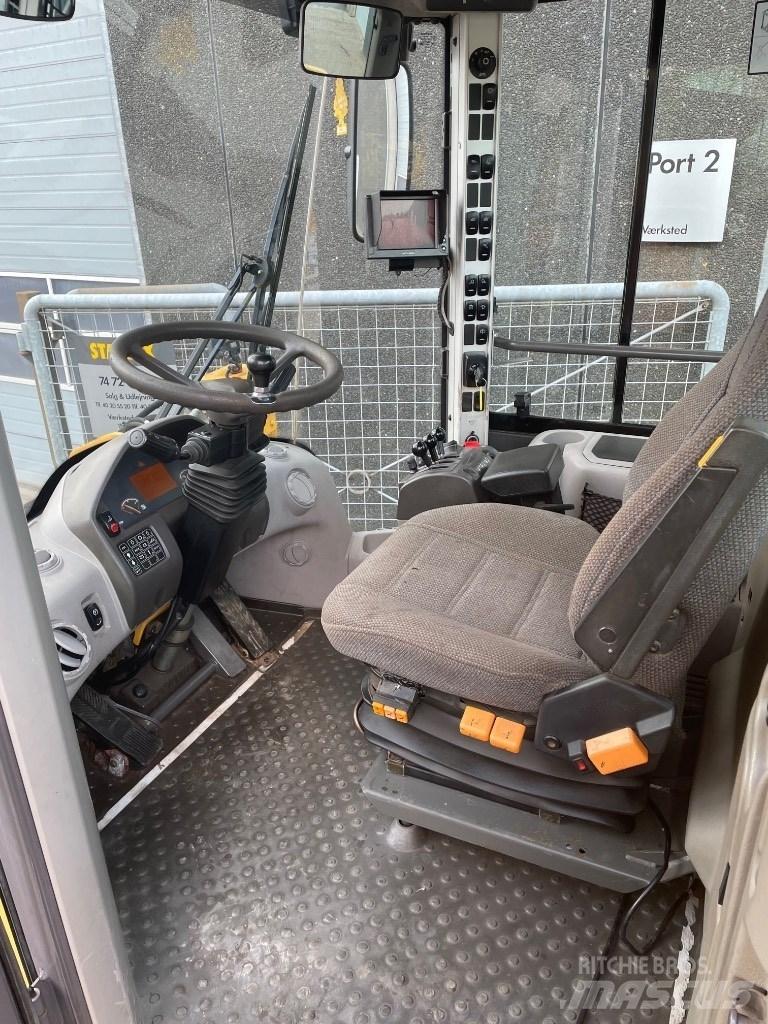 Volvo L90F Incarcator pe pneuri
