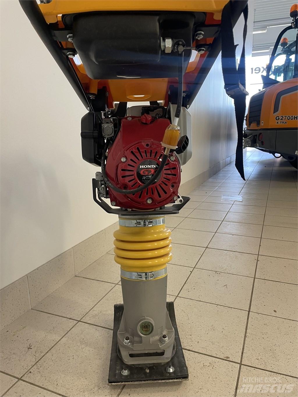 GiANT GR580G Compactor