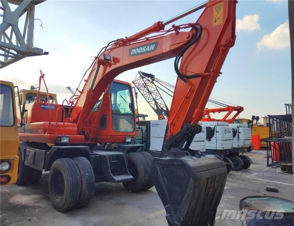 Doosan DH 150 W-7 Excavatoare cu roti