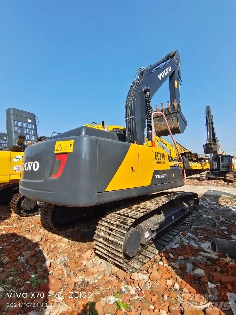 Volvo EC 210 Excavatoare pe șenile
