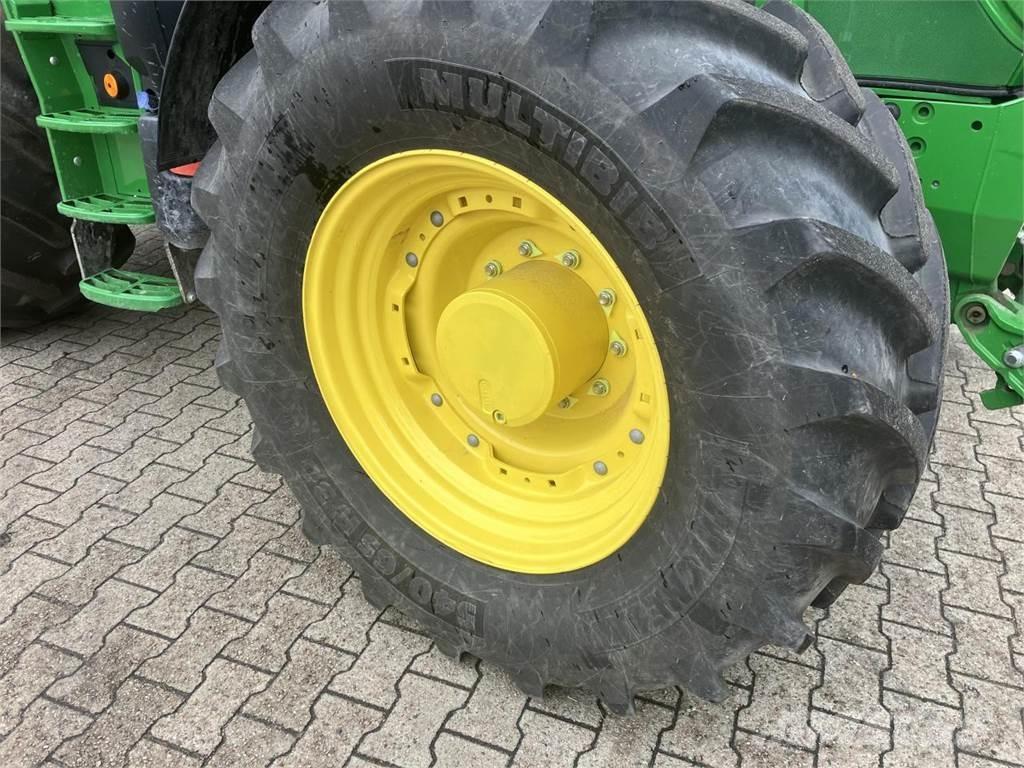 John Deere 6R 215 Tractoare
