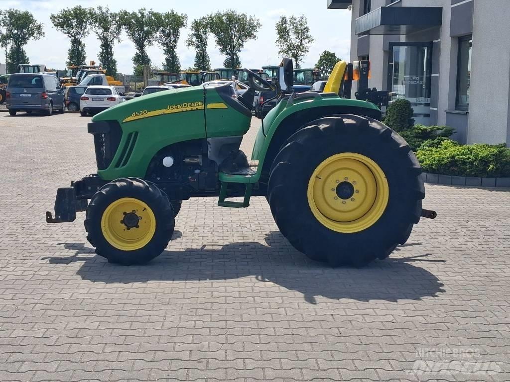 John Deere 4520 Tractoare