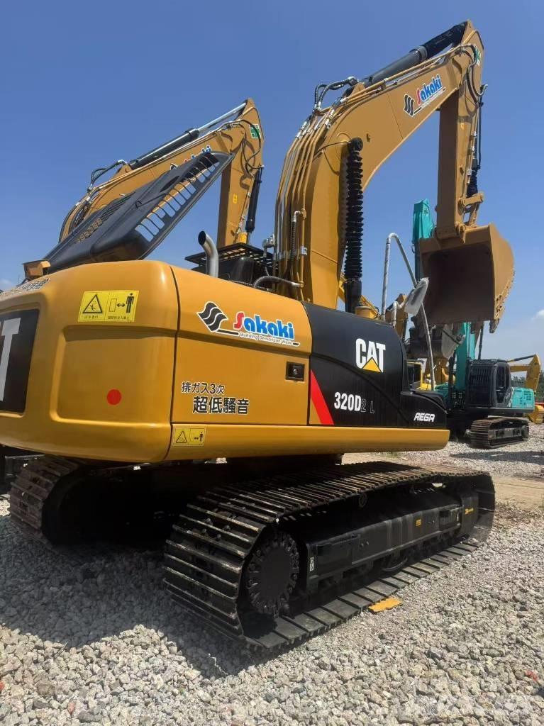 CAT 320d2 Excavatoare pe șenile
