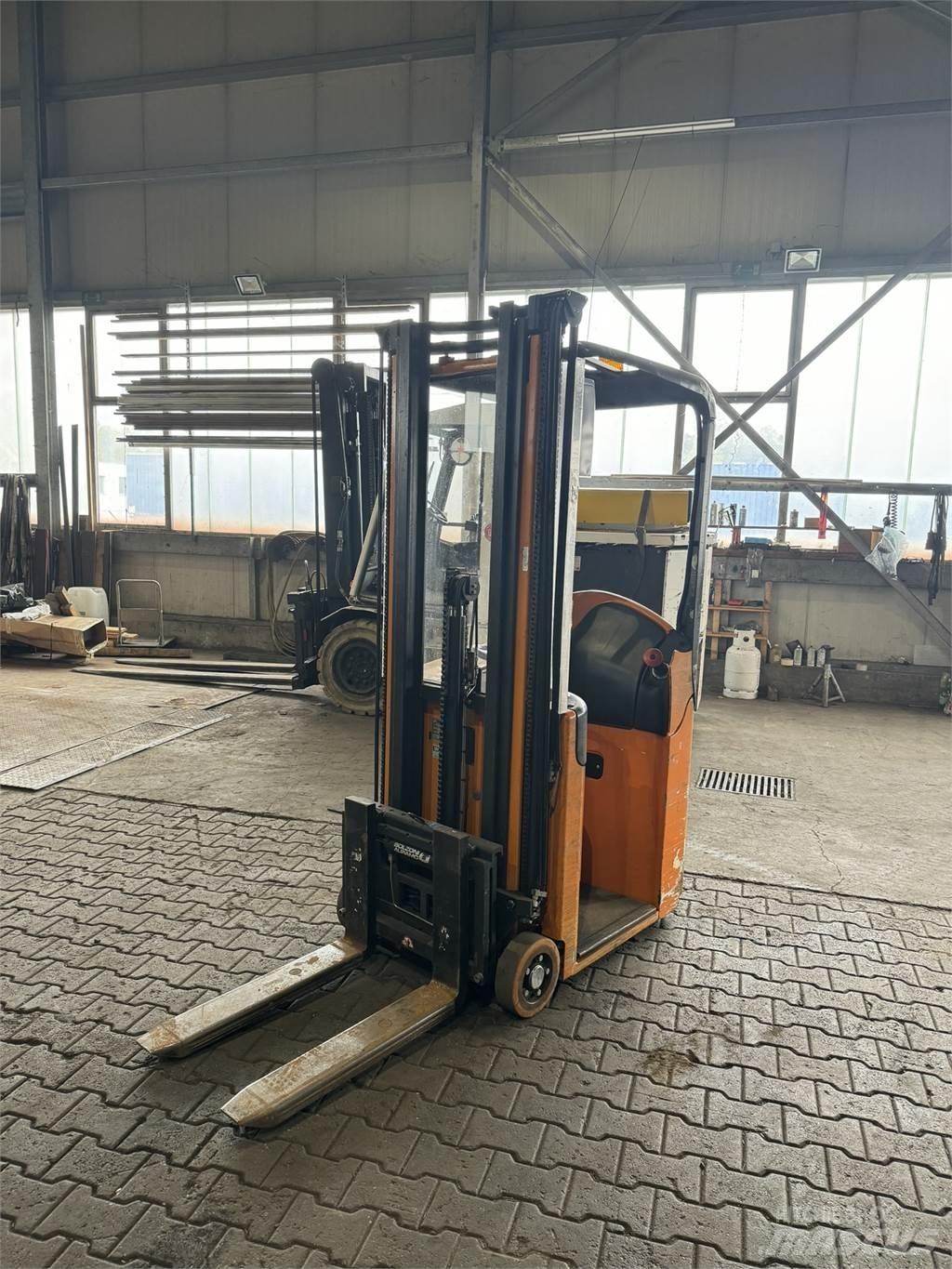 Still ESM10 Transpaleta cu platforma