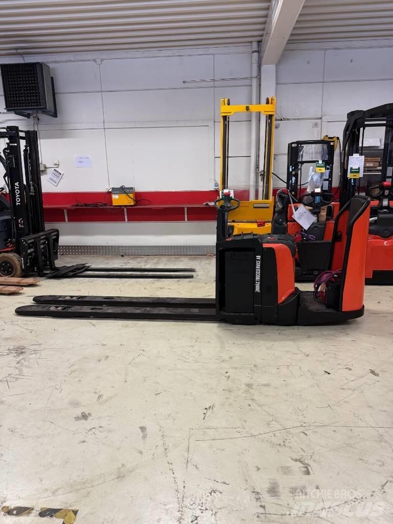 BT truck LPE 250 Transpaleti autopropulsanti