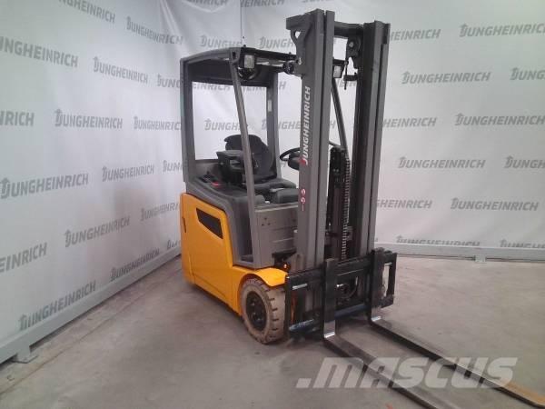 Jungheinrich EFG 215 Stivuitor electric