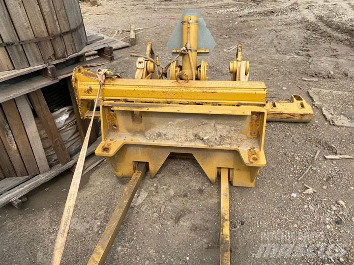 CAT 140 H Ripper Alte componente