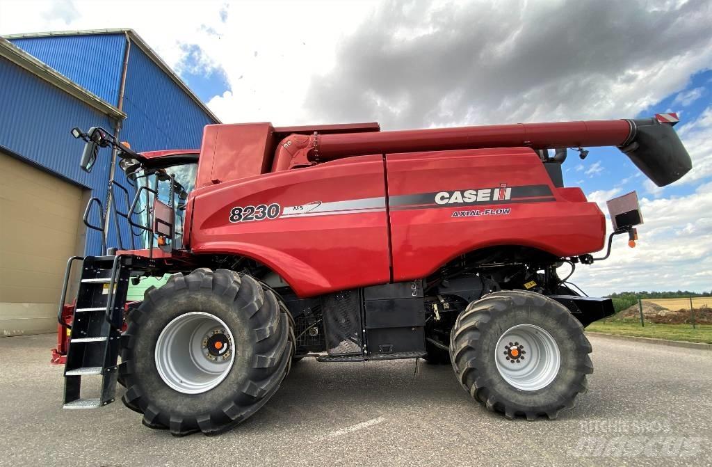 Case IH 8230 Combine de secerat