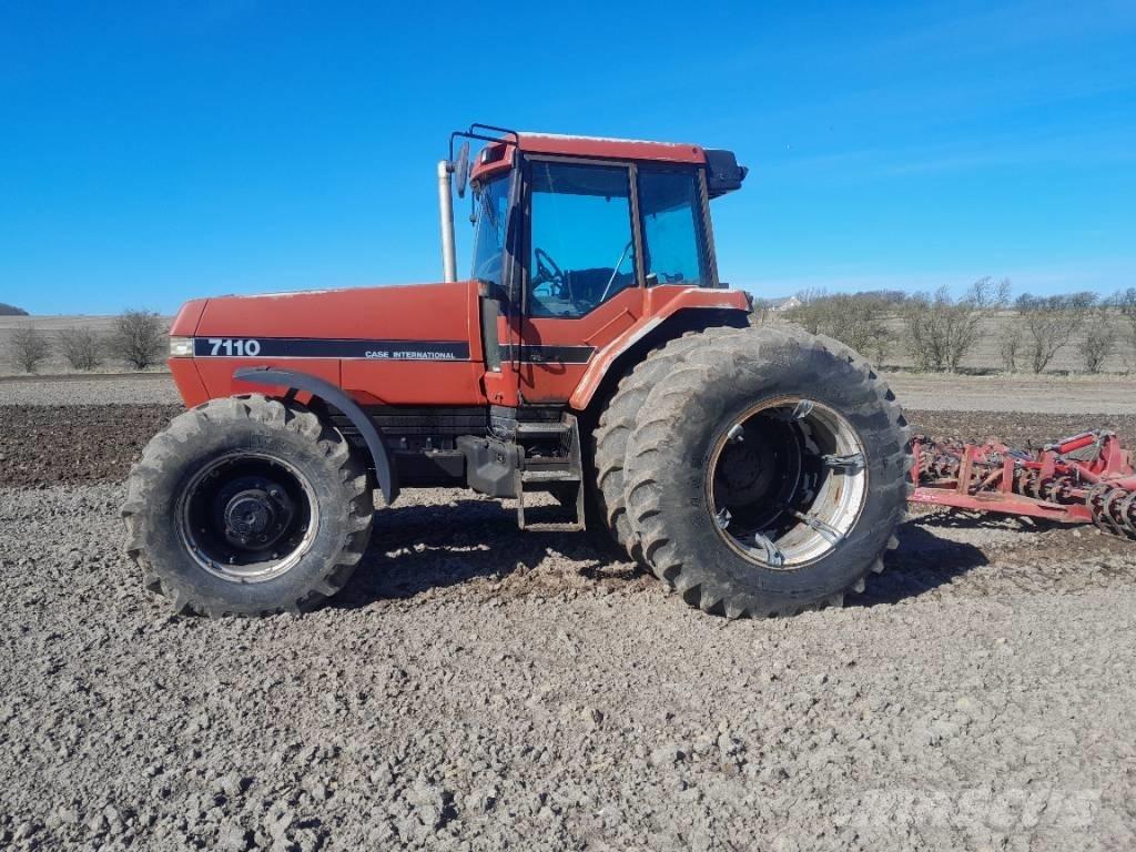 Case IH Magnum 7110 Tractoare