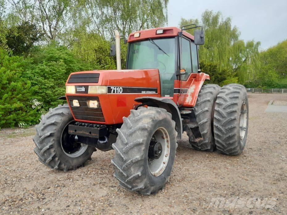 Case IH Magnum 7110 Tractoare