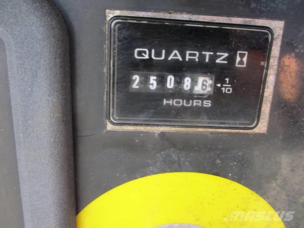 JLG 340 AJ (511) Nacele compacte autopropulsante