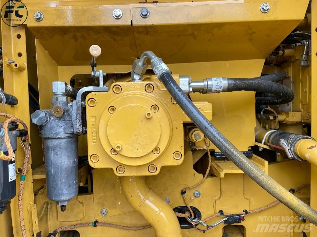 CAT 320 Excavatoare pe șenile

