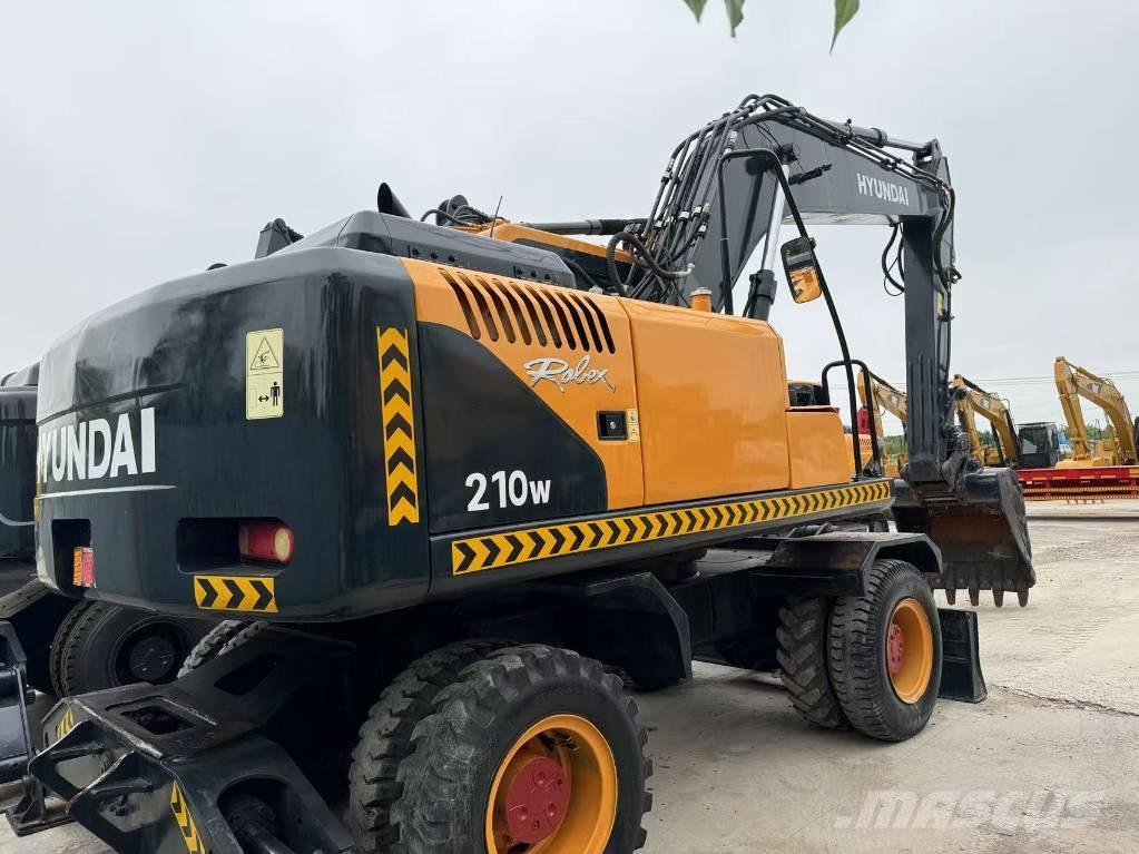 Hyundai R210W-9 Excavatoare cu roti
