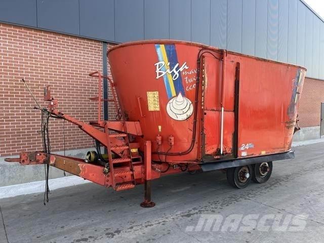 Peecon 24m³ Mixere furaje