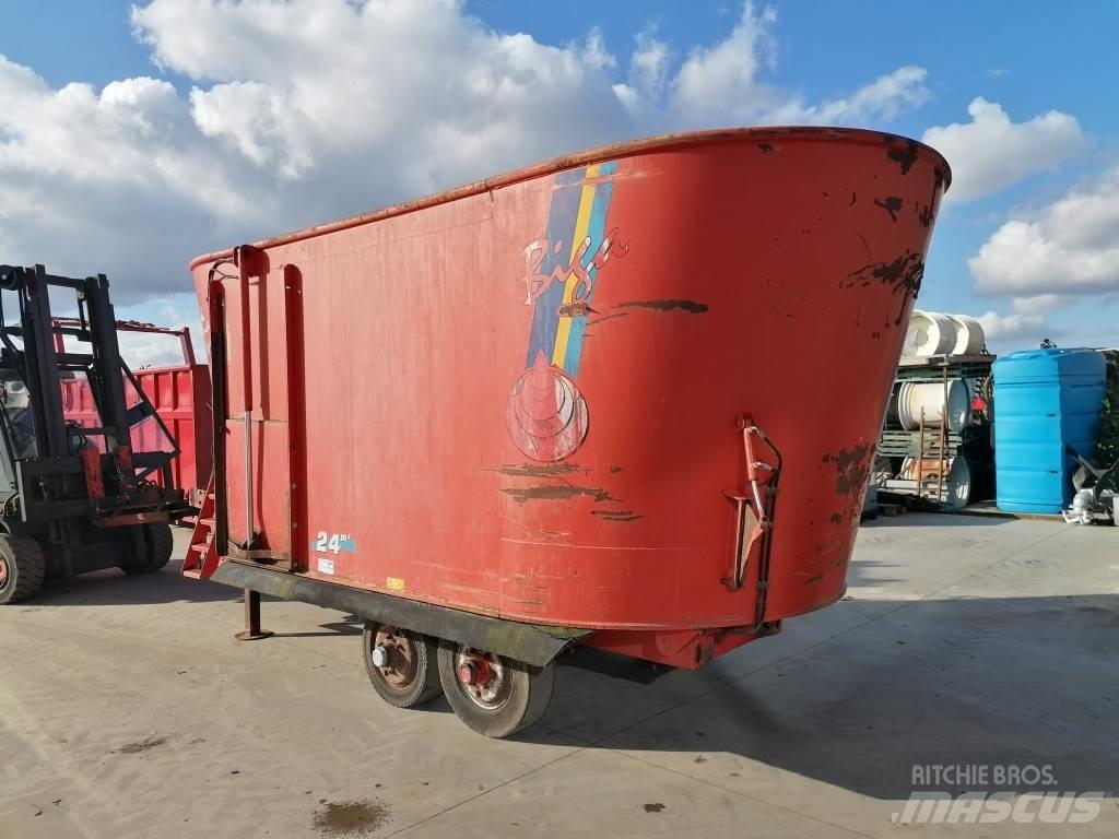 Peecon 24m³ Mixere furaje