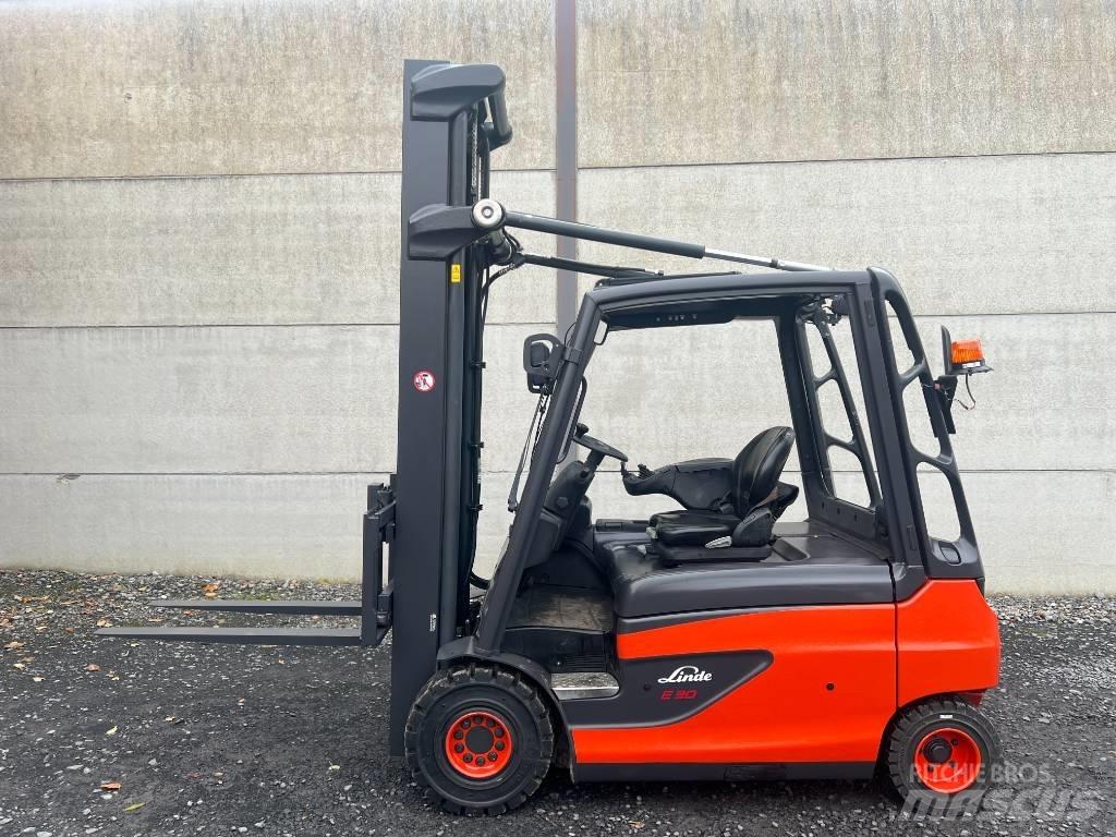 Linde E30L-01 Stivuitor electric