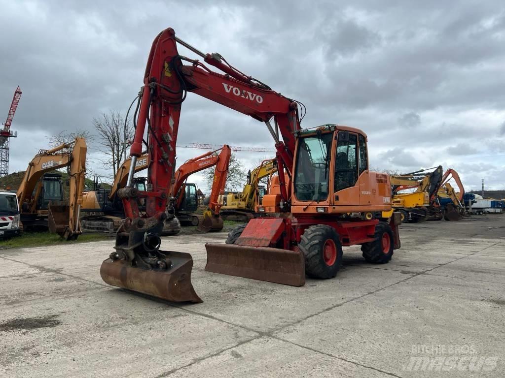 Volvo EW 140 Excavatoare cu roti