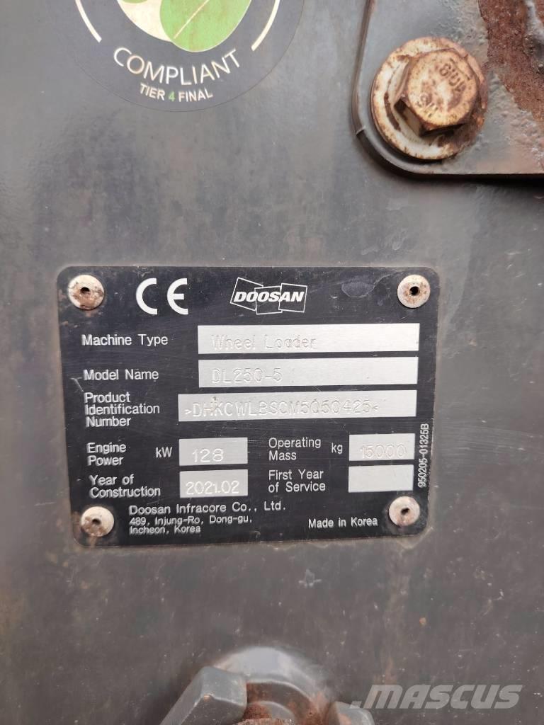 Doosan DL 250 Incarcator pe pneuri