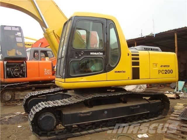 Komatsu PC 200 Excavatoare pe șenile
