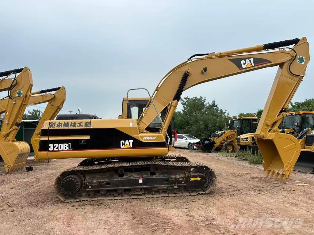 CAT 320BL Excavatoare pe șenile
