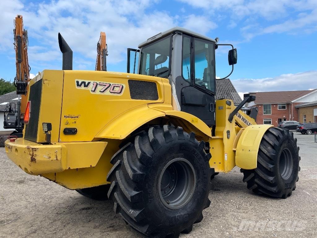 New Holland W 170 Incarcator pe pneuri