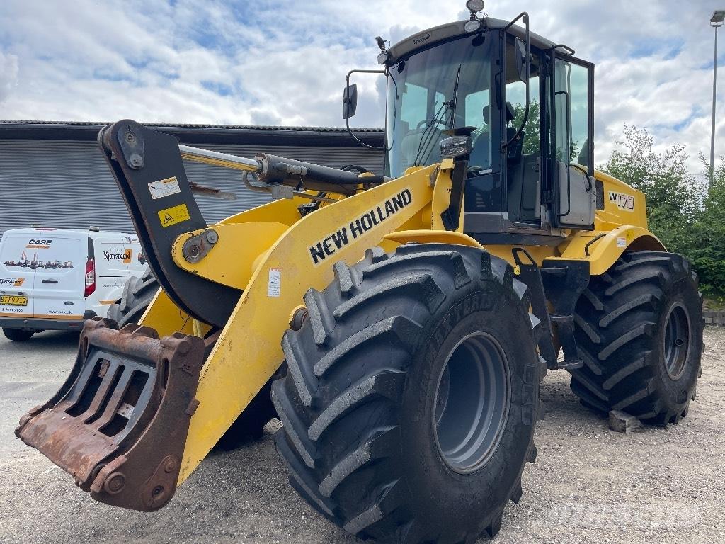 New Holland W 170 Incarcator pe pneuri
