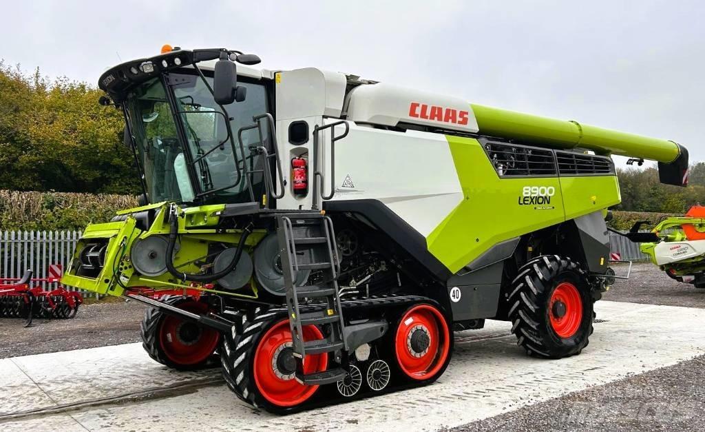 CLAAS Lexion 8900 TT Combine de secerat