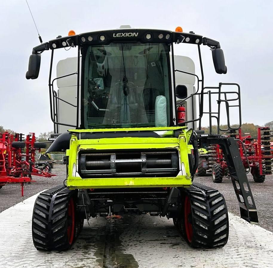 CLAAS Lexion 8900 TT Combine de secerat