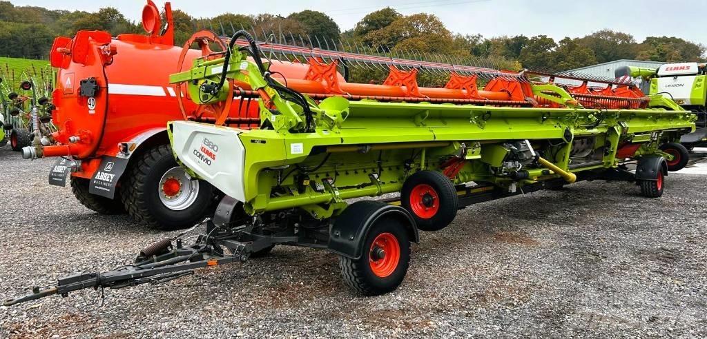 CLAAS Lexion 8900 TT Combine de secerat