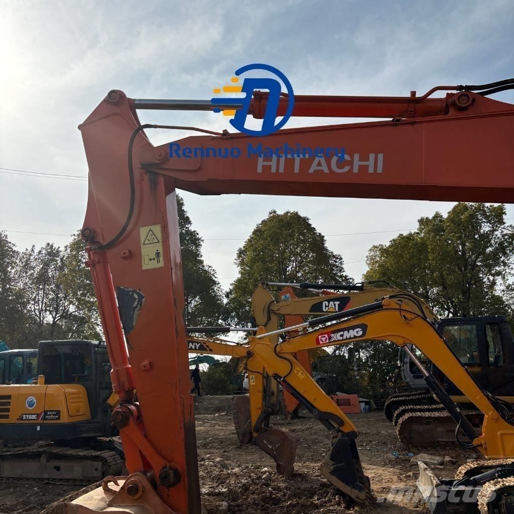 Hitachi ZX 135 US Excavatoare pe șenile
