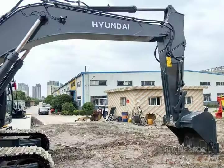 Hyundai 305 LC-9T Excavatoare pe șenile

