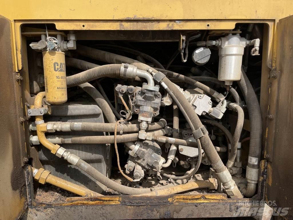 CAT AP555F Pavatoare asfalt