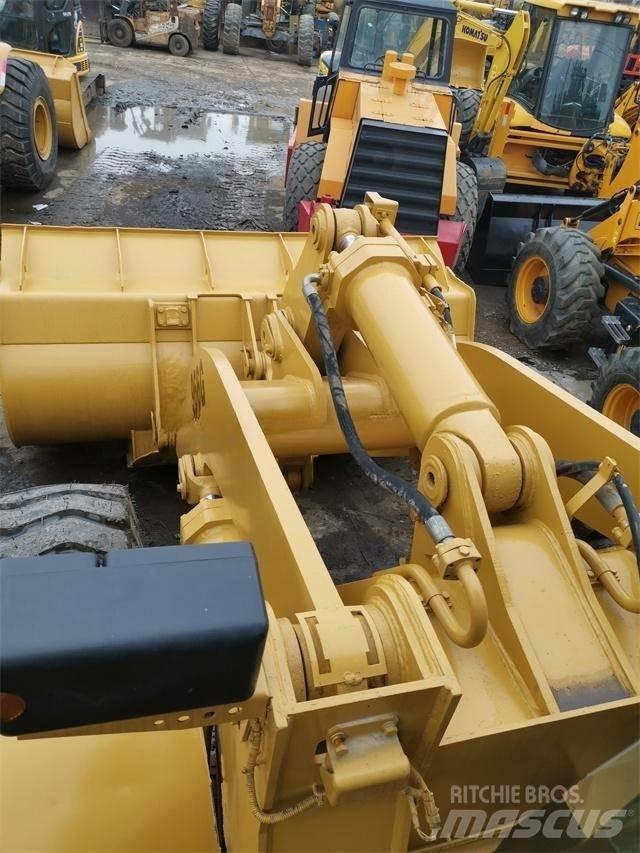 CAT 966G Incarcator pe pneuri