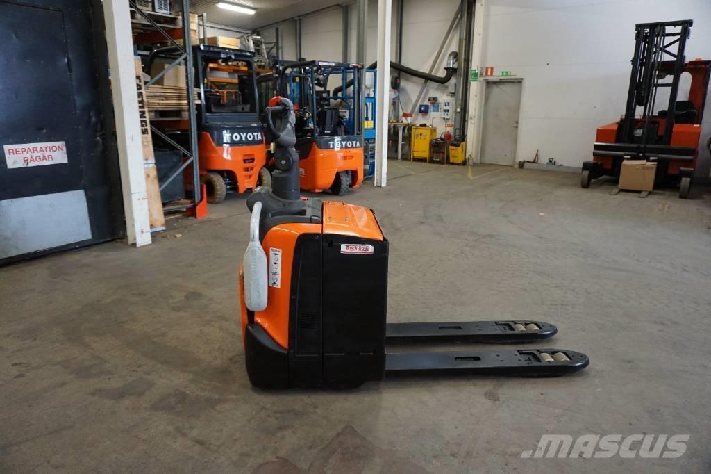 Toyota LPE220 Transpaleta cu platforma