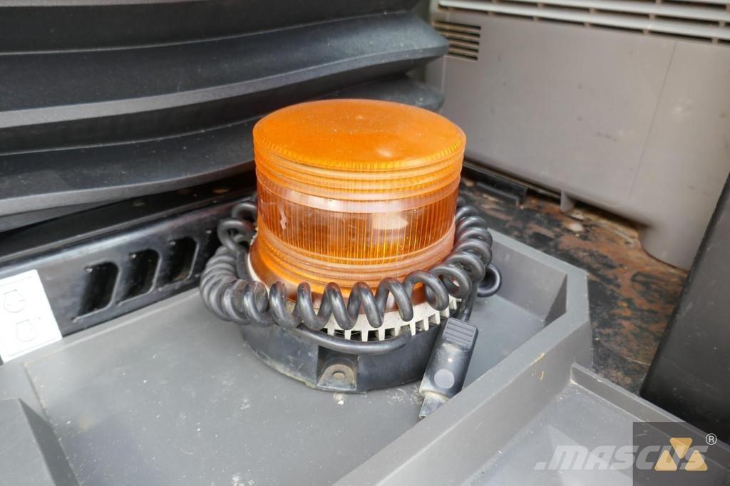 CAT 320 Excavatoare pe șenile
