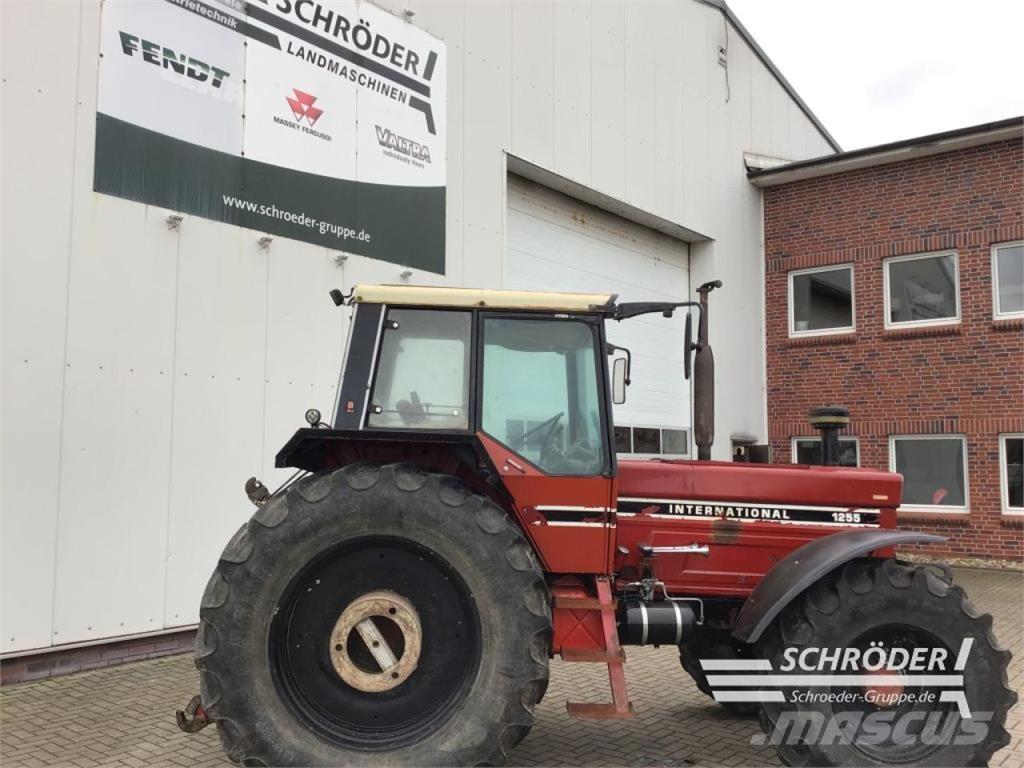 Case IH 1255 Tractoare