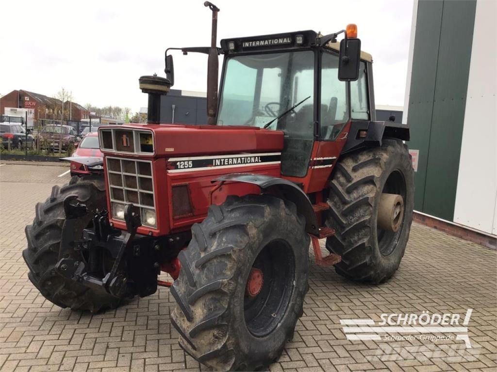 Case IH 1255 Tractoare