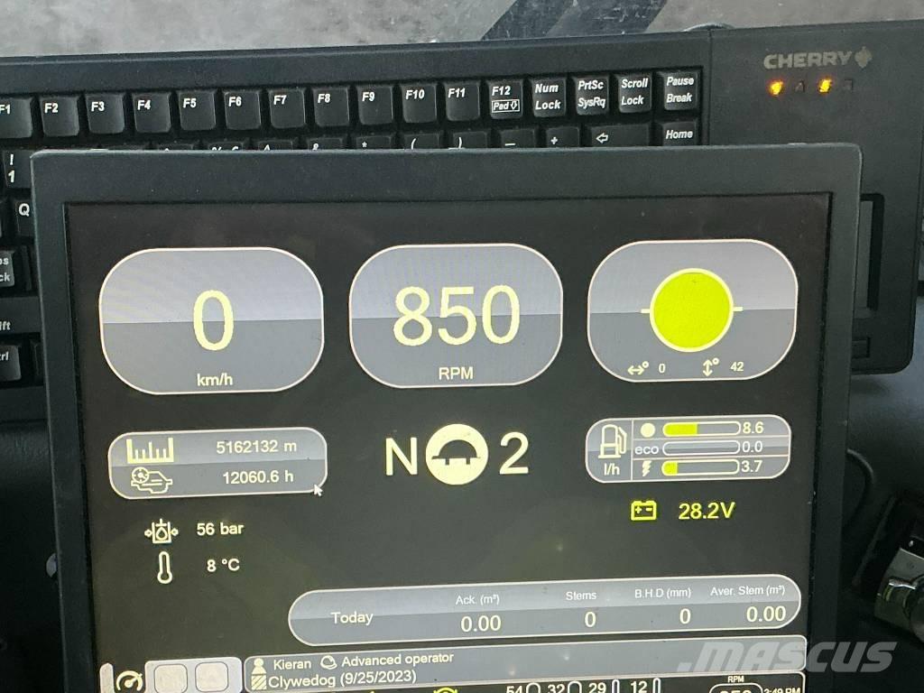 Komatsu 901 TX Combine forestiere