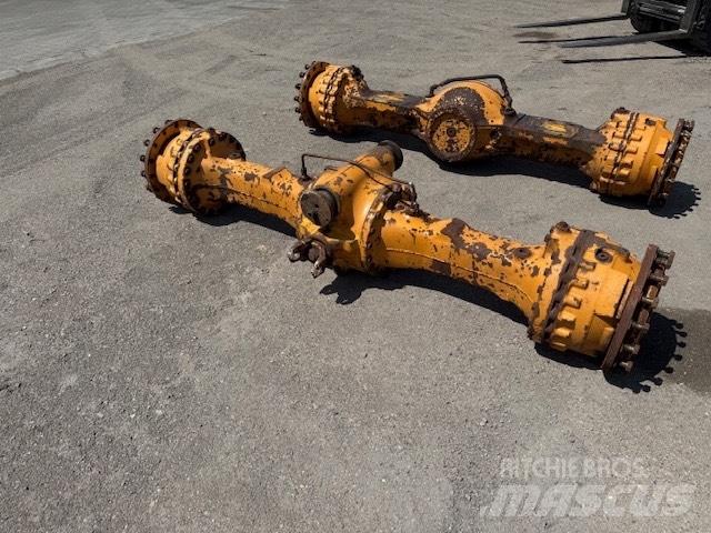 CASE 821 E AXLES Axe