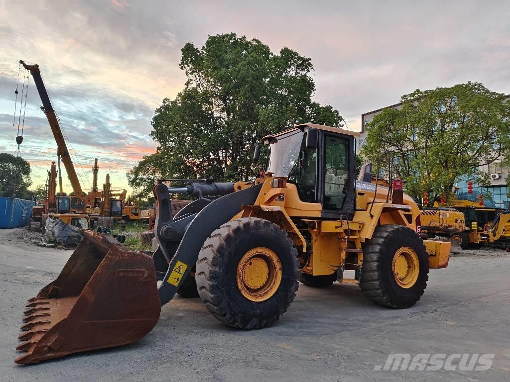 Volvo L 120 Incarcator pe pneuri