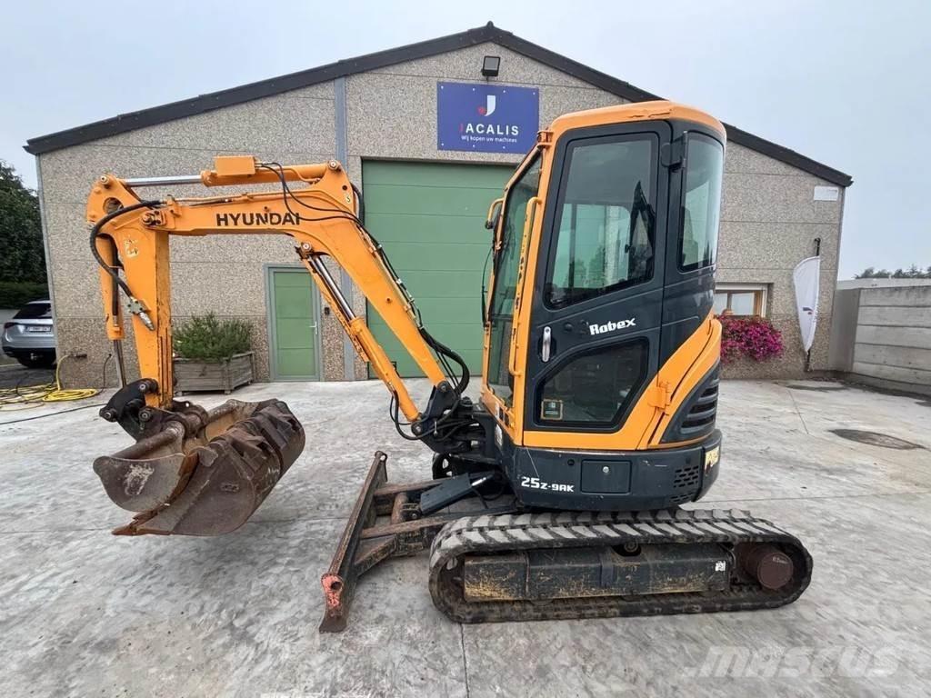 Hyundai R25Z Mini excavatoare < 7t