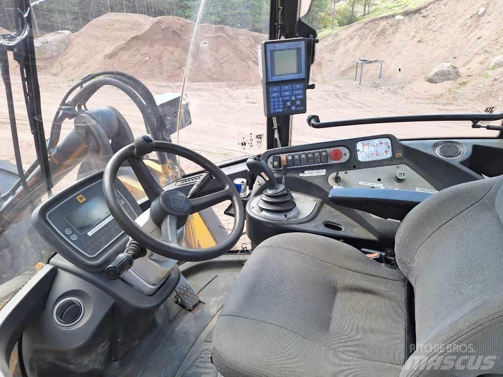 JCB 456 HT Incarcator pe pneuri