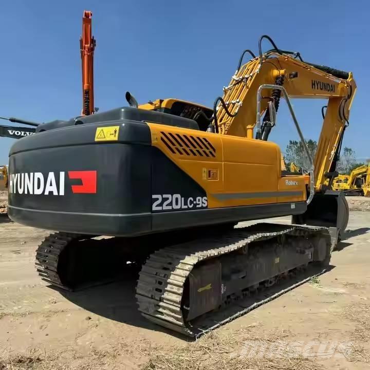 Hyundai R220LC-9S Excavatoare pe șenile
