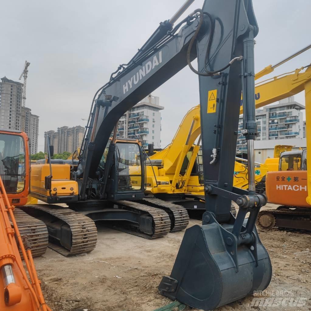 Hyundai R 225LC-9T Excavatoare pe șenile
